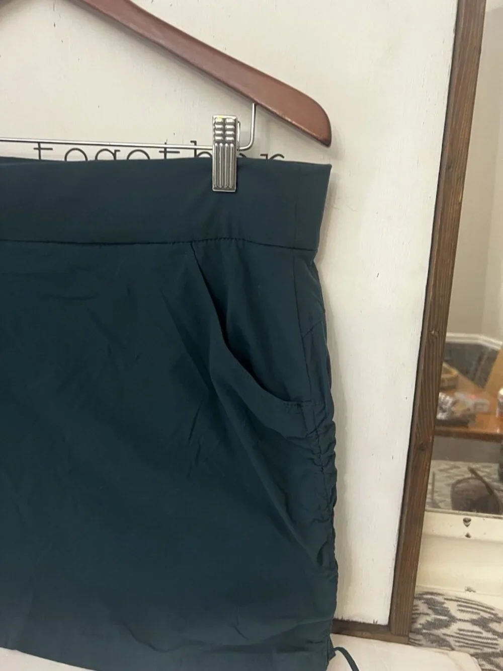 Columbia All Seasons Ruched Skort Large.  B